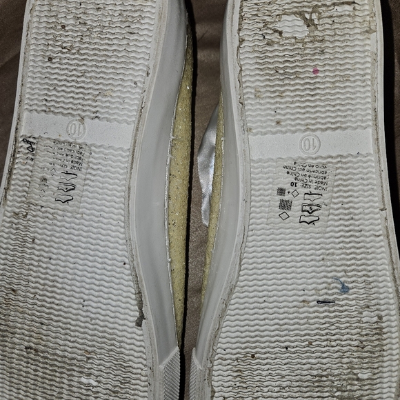Dress Barn Studio sparkly sneakers. - Picture 5 of 8